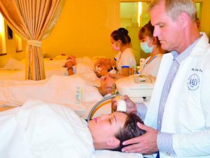 CosMedicalclinic.com-chuyen-gia-nuoc-ngoai-9-m-1067x800-1